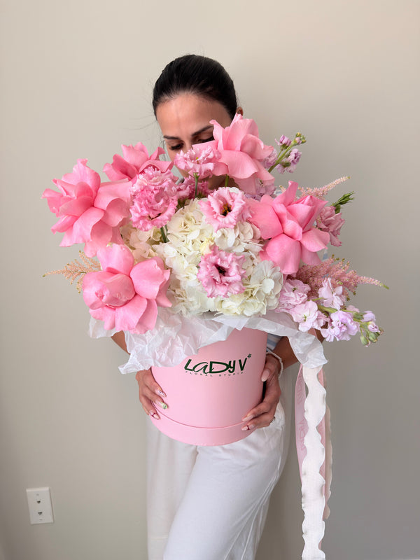 FLOWER BOX “LUSH BLUSH” — GARDEN ROSES, HYDRANGEA, LISIANTHUS, STOCK, ASTILBE