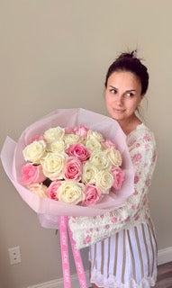 BOUQUET “SWEETHEART” — PINK & WHITE ROSES