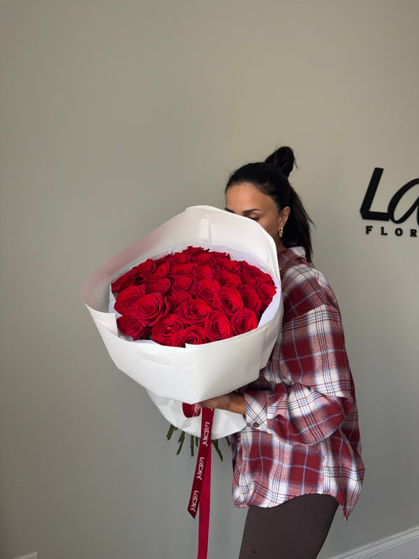 BOUQUET “THE ONE” — RED ROSES